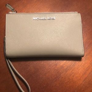 Michael Kors Double ZIP Wristlet